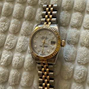 ***SOLD*** Rolex lady datejust 26mm mother of pearl dial diamond markers 18k